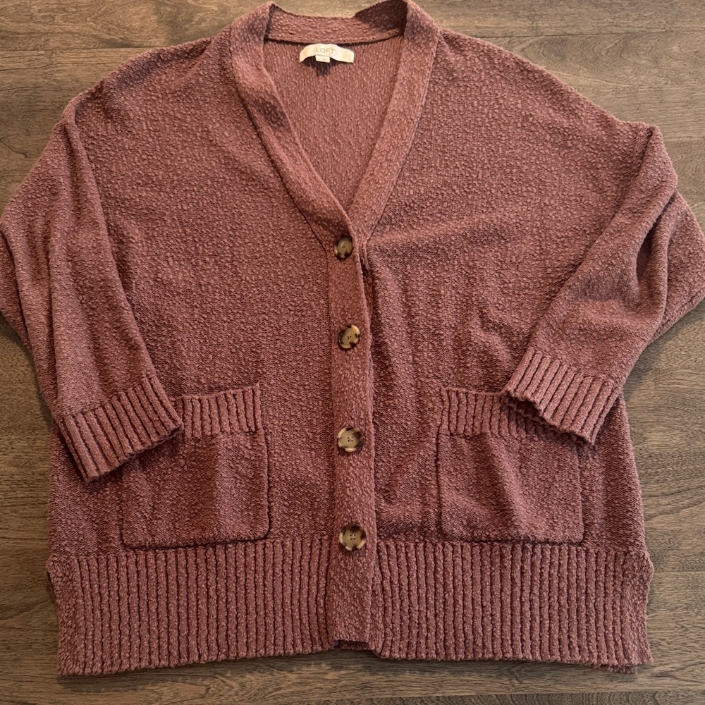 Great condition LOFT sweater